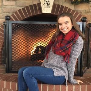 Meet your Posher, Kayla